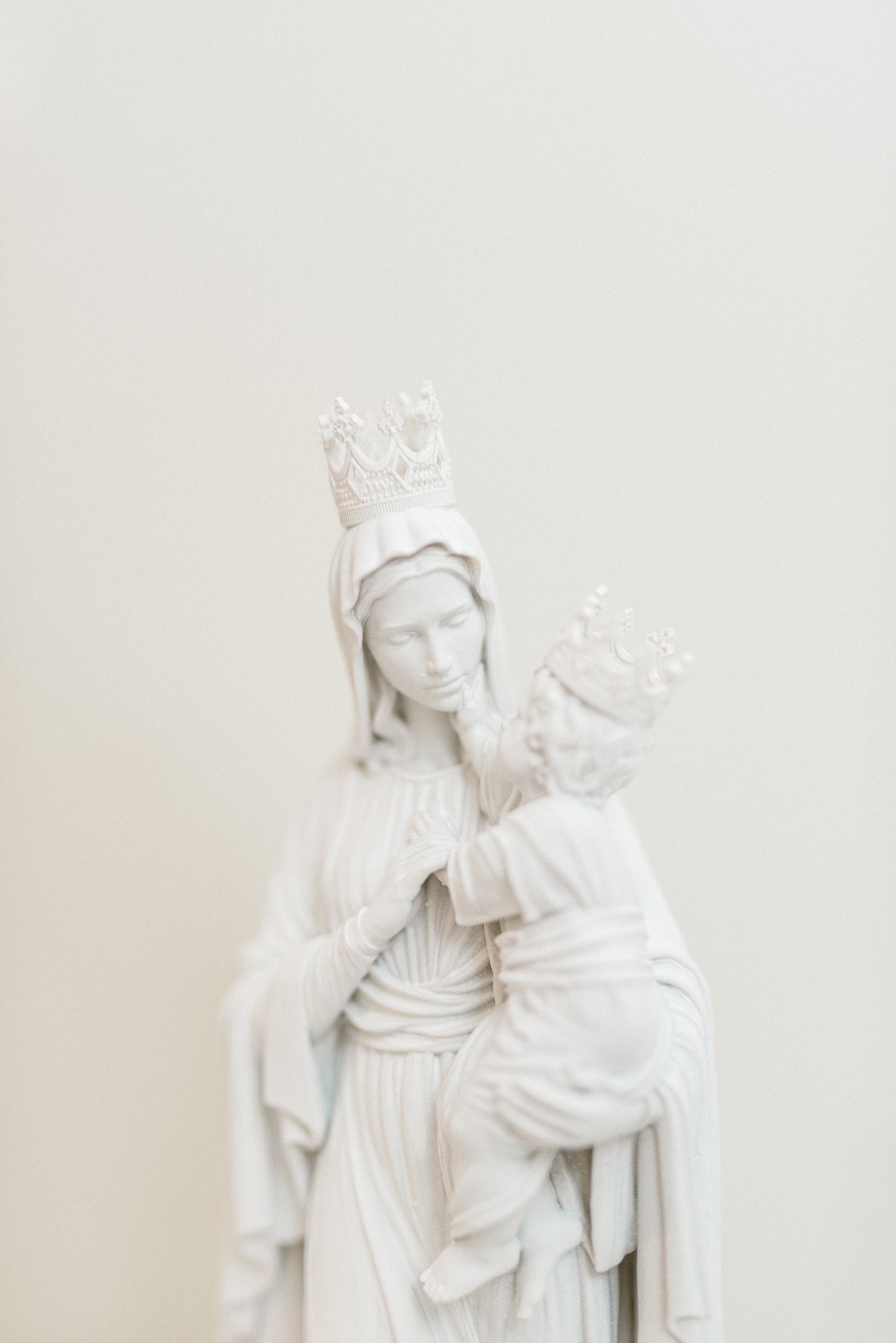 Regina Caeli Statue