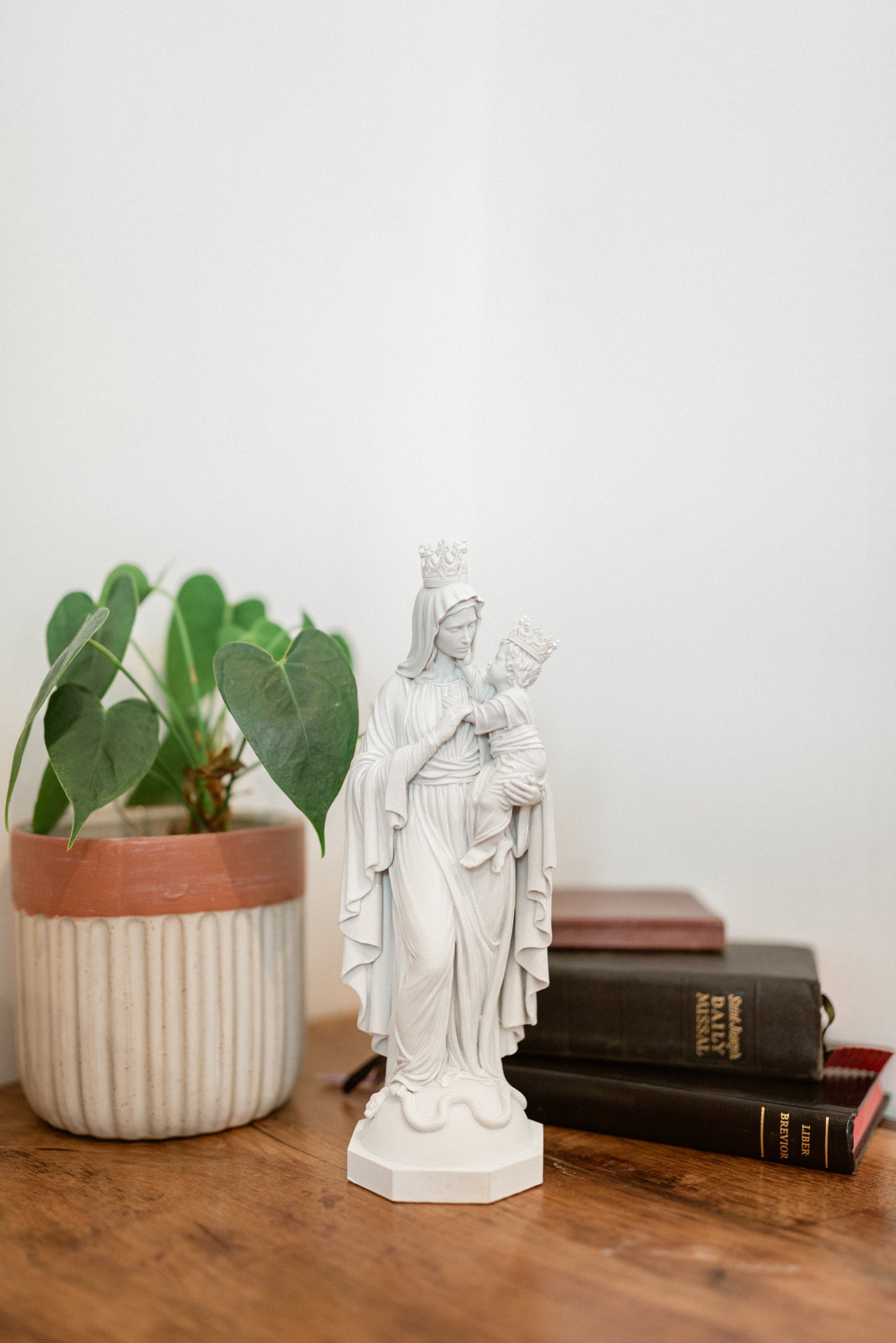 Regina Caeli Statue