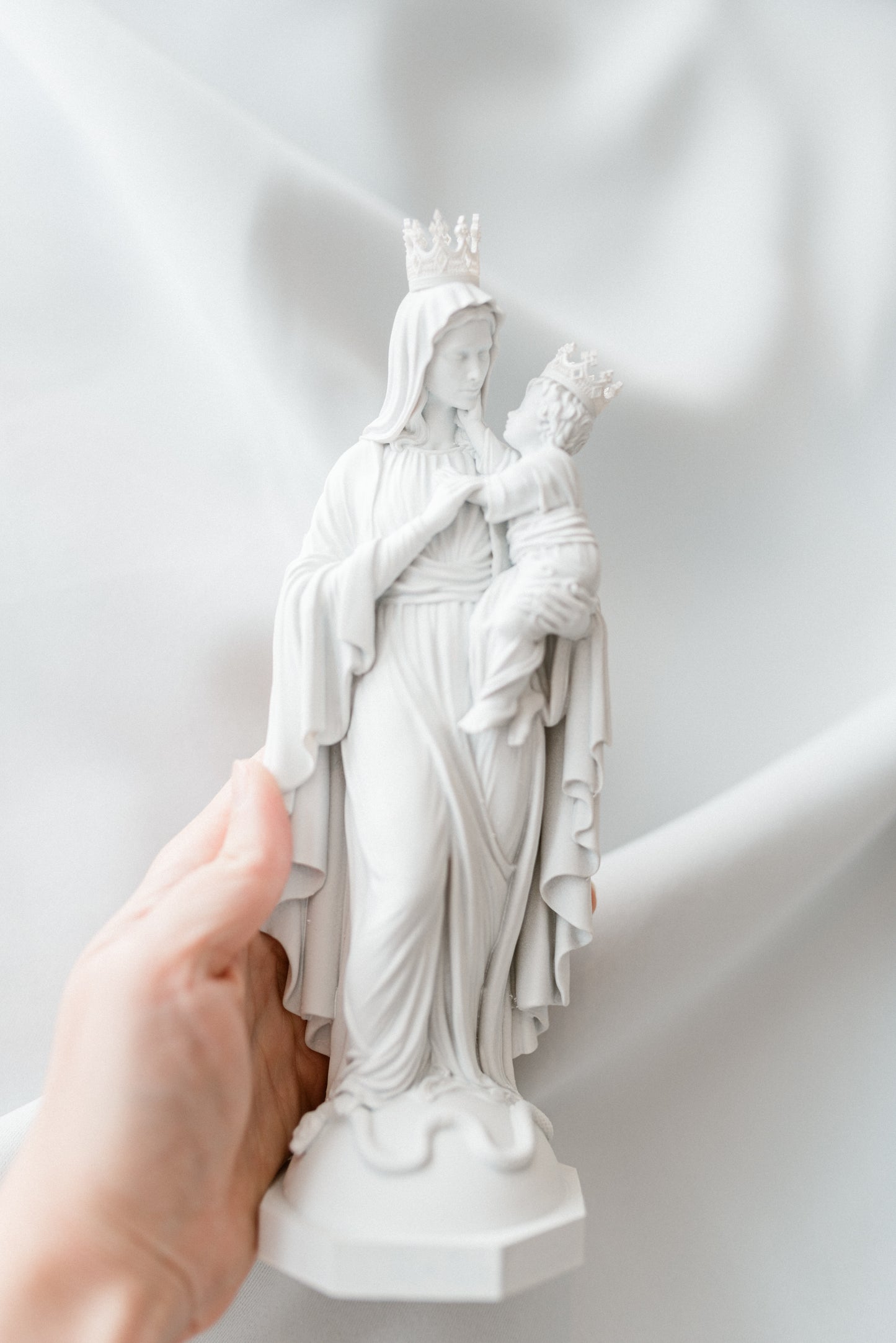 Regina Caeli Statue