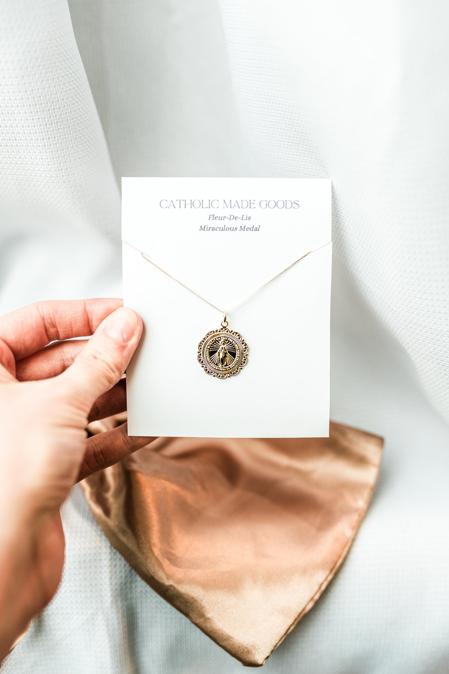 18k Miraculous Medal - Floral design
