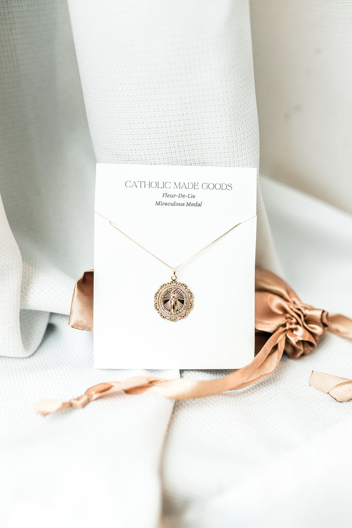 18k Miraculous Medal - Floral design