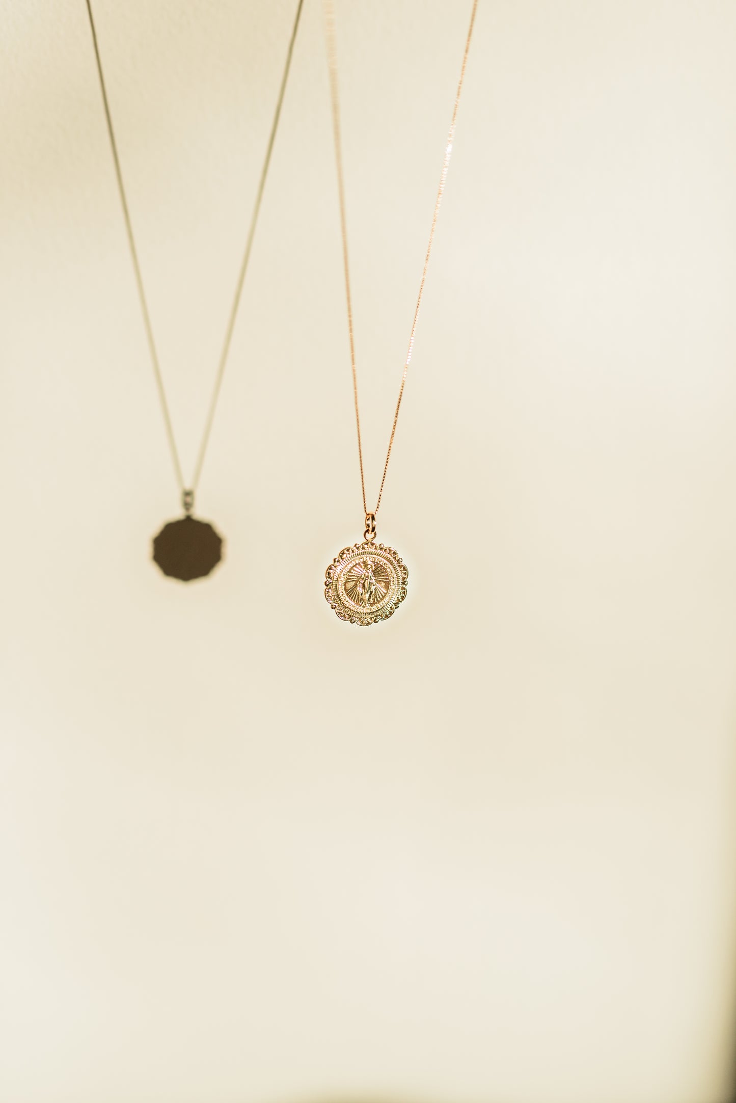 18k Miraculous Medal - Floral design