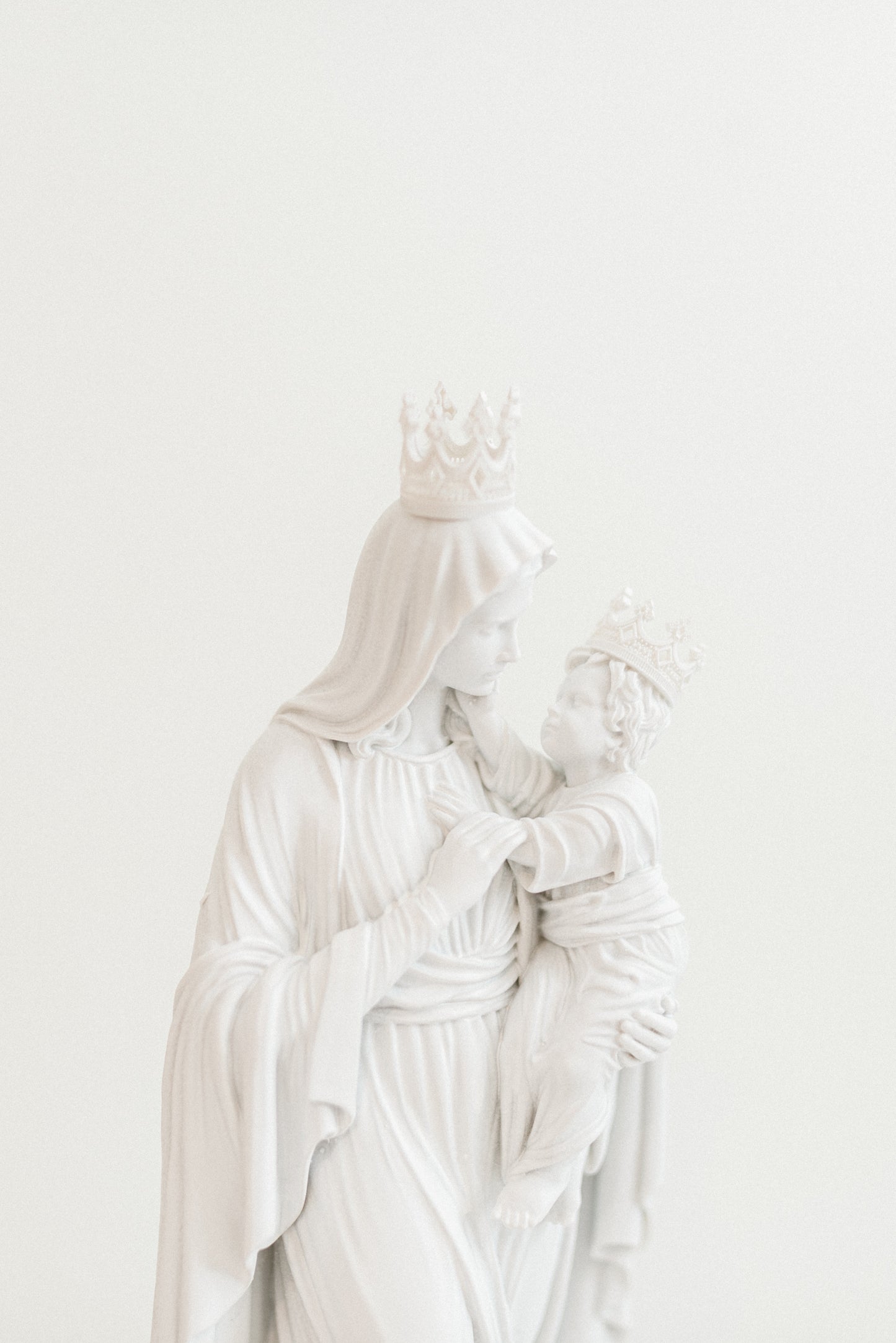 Regina Caeli Statue