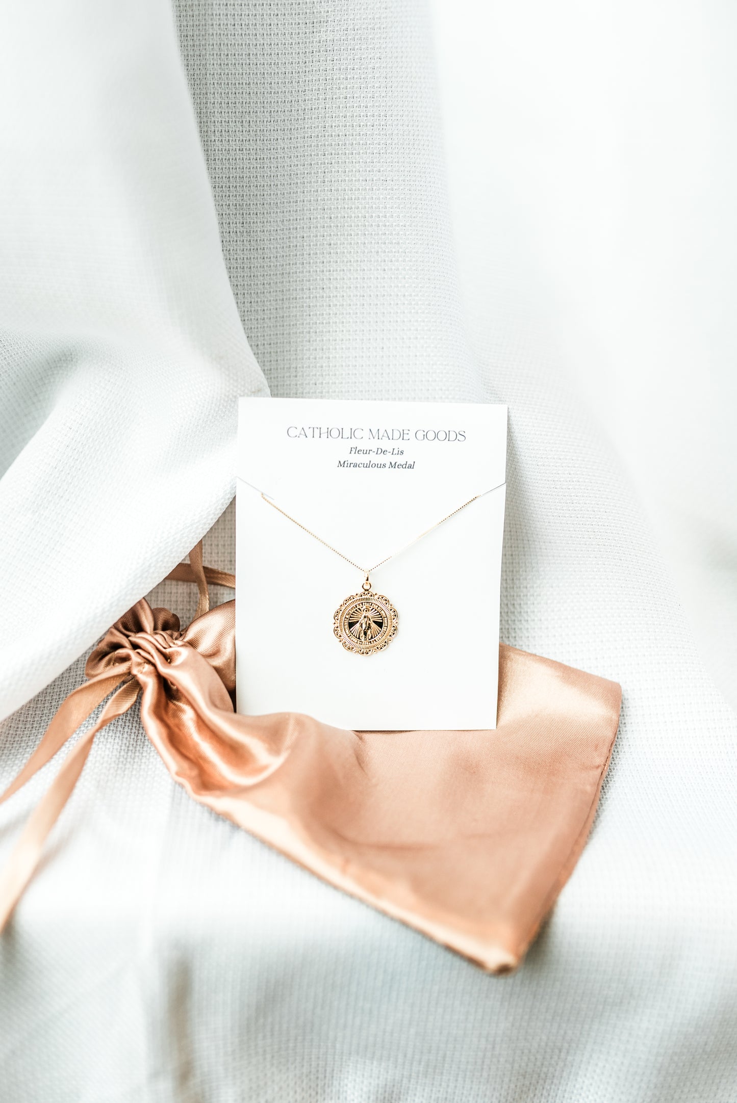 18k Miraculous Medal - Floral design