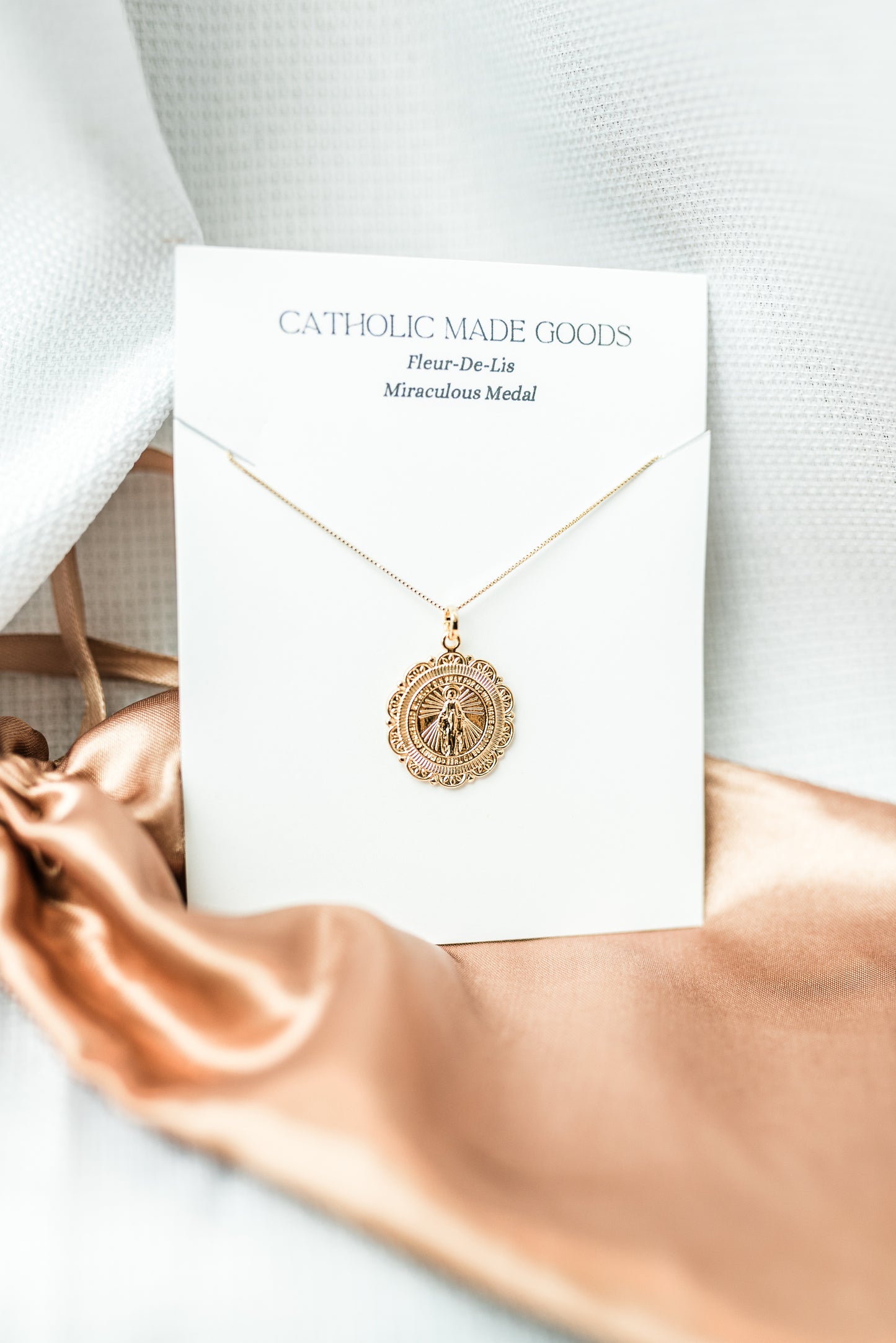 18k Miraculous Medal - Floral design