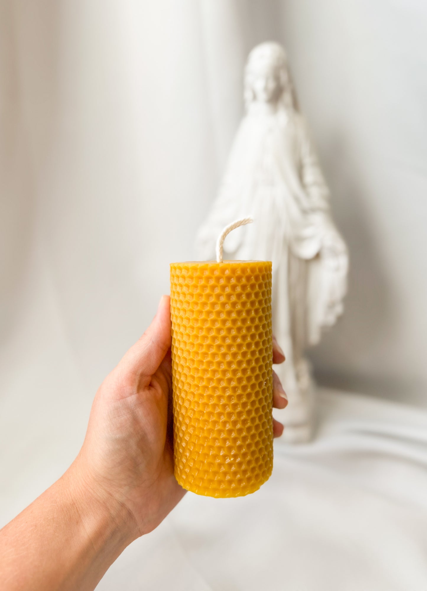 Beeswax Honeycomb Pillar Candle (290 grams)
